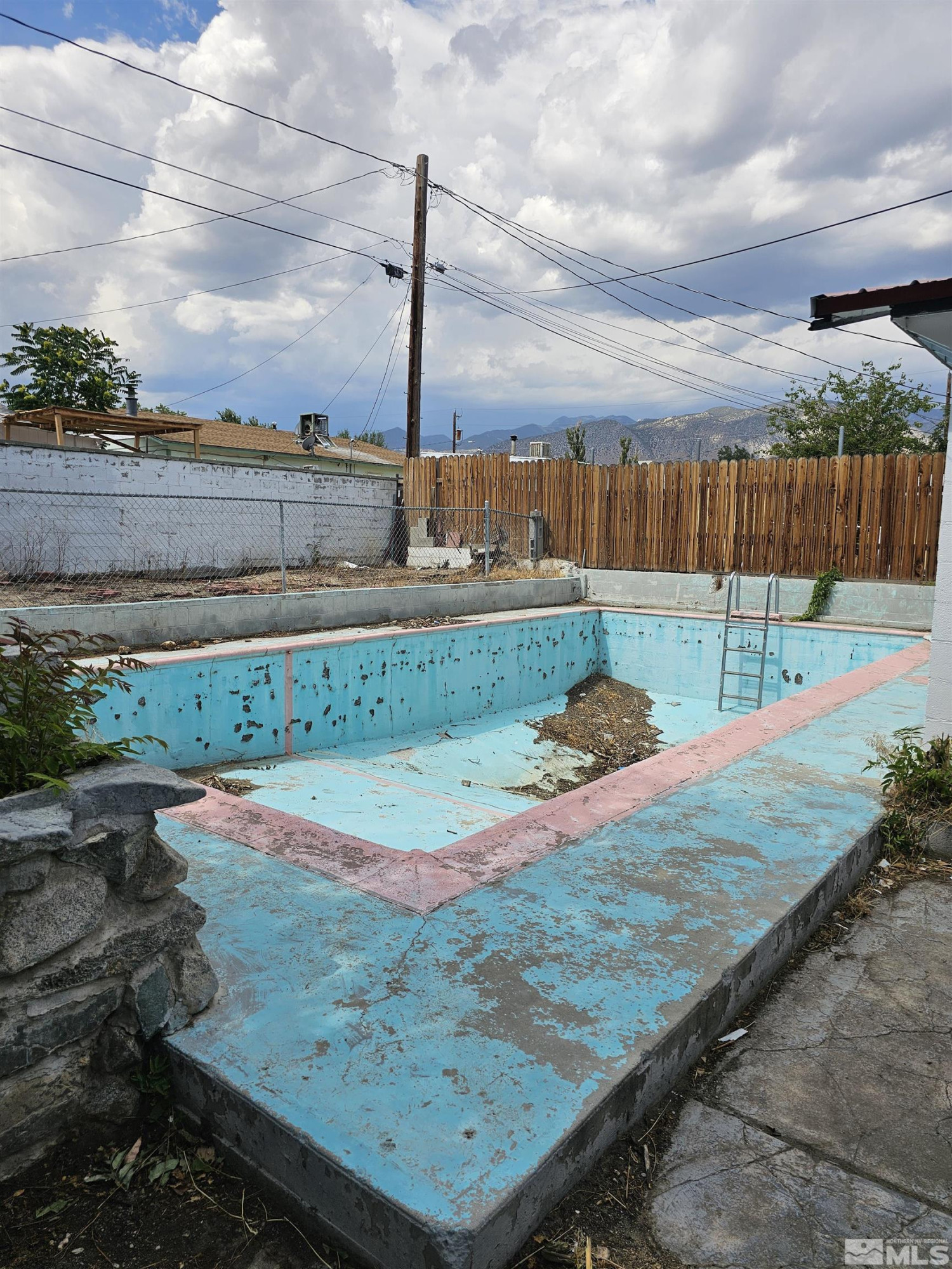 116 English Street Hawthorne, NV 89415 - Photo 17 of 18 a view of a back yard with an outdoor space