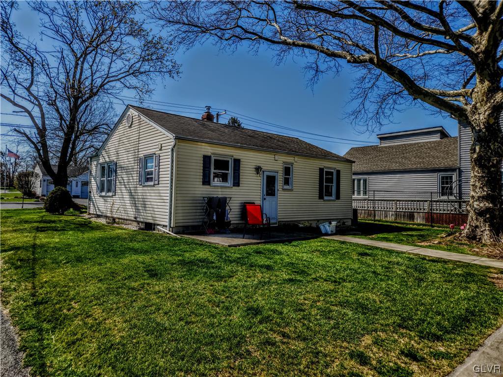 418 Center Street Slatington, PA 18080 - Photo 5 of 23 Gallery Image 5