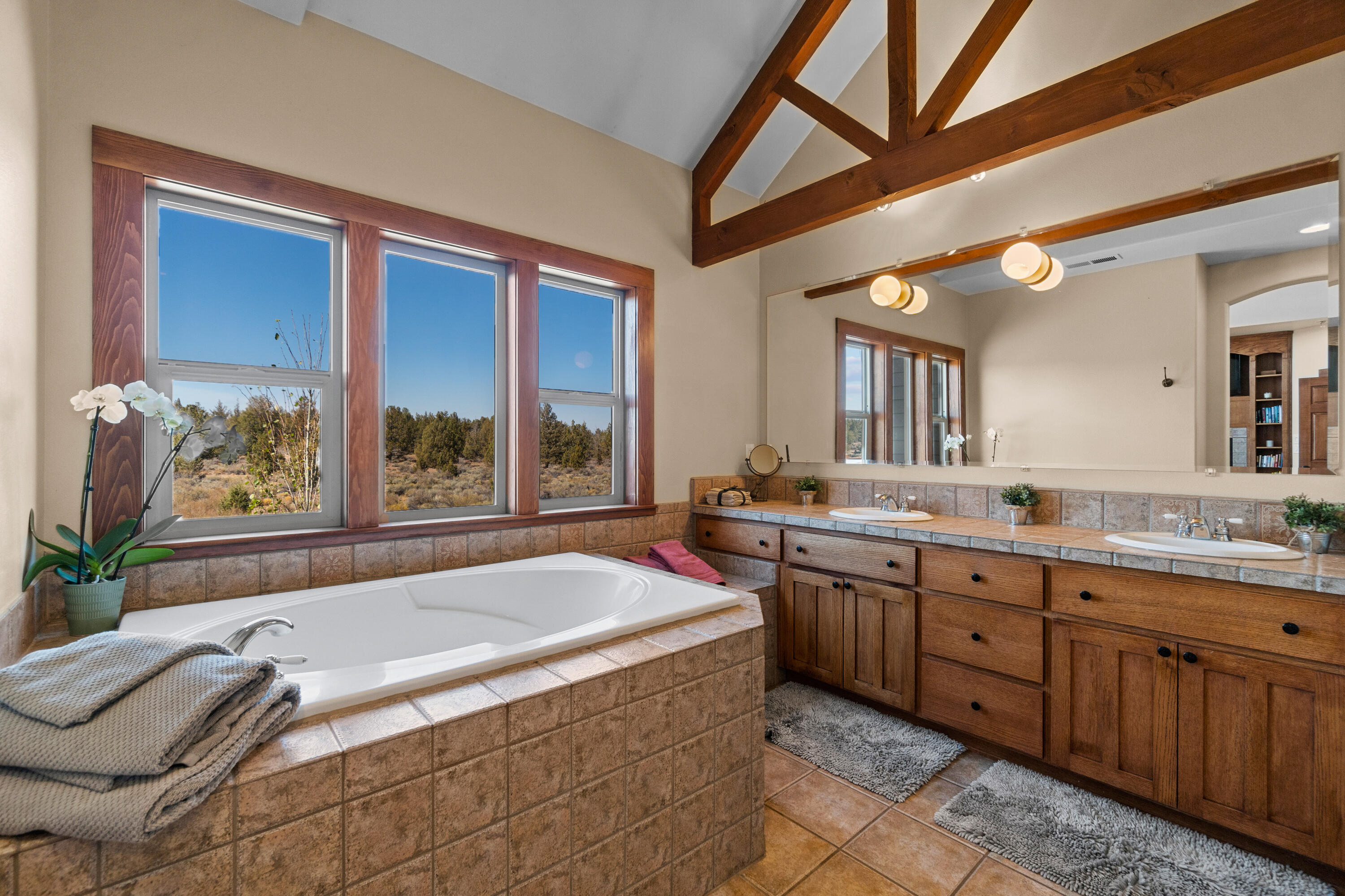 67395 Fryrear Road Bend, OR 97703 - Photo 30 of 71 29.5 Master Bath