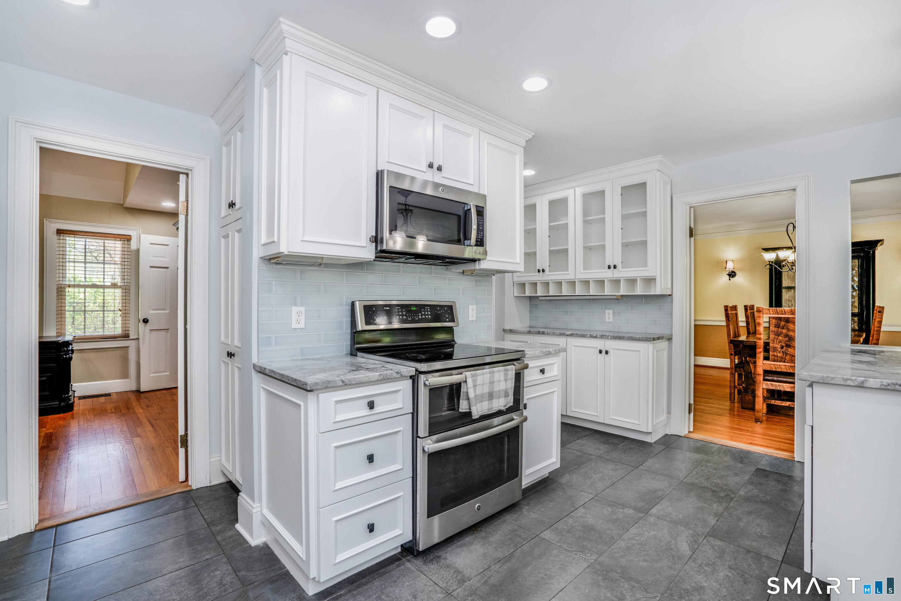 55 Terry Road Hartford, CT 06105 - Photo 18 of 40