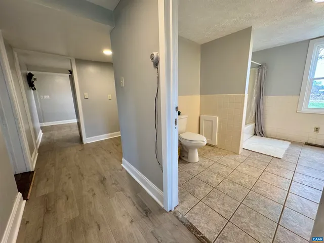 $475,000 | 43 Niswander Road, Staunton, VA 24401