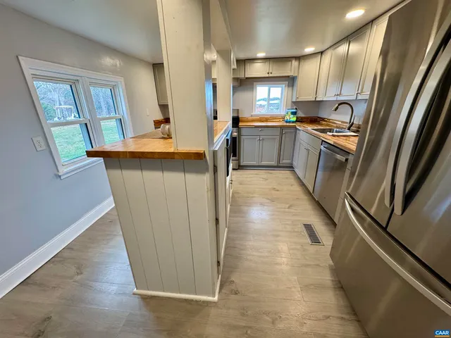 $475,000 | 43 Niswander Road, Staunton, VA 24401