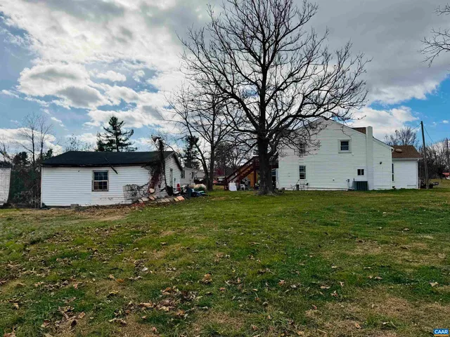 $475,000 | 43 Niswander Road, Staunton, VA 24401