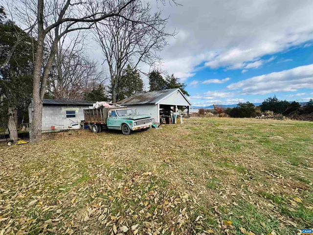 $475,000 | 43 Niswander Road, Staunton, VA 24401