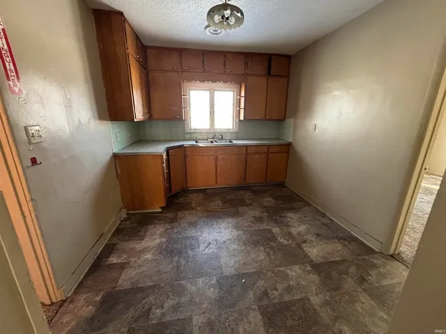 $199,900 | 311 North Main Street, Kendallville, IN 46755