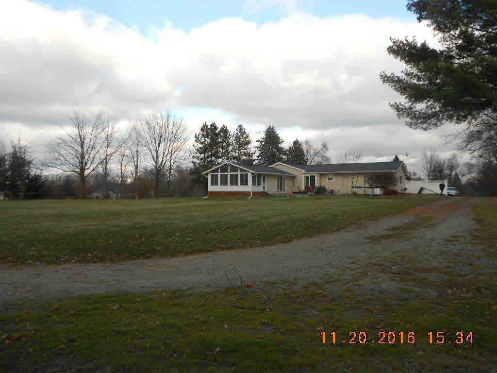 6275 North Henderson Road Columbiaville, MI 48421 - Photo 27 of 32 21239071-26.JPG