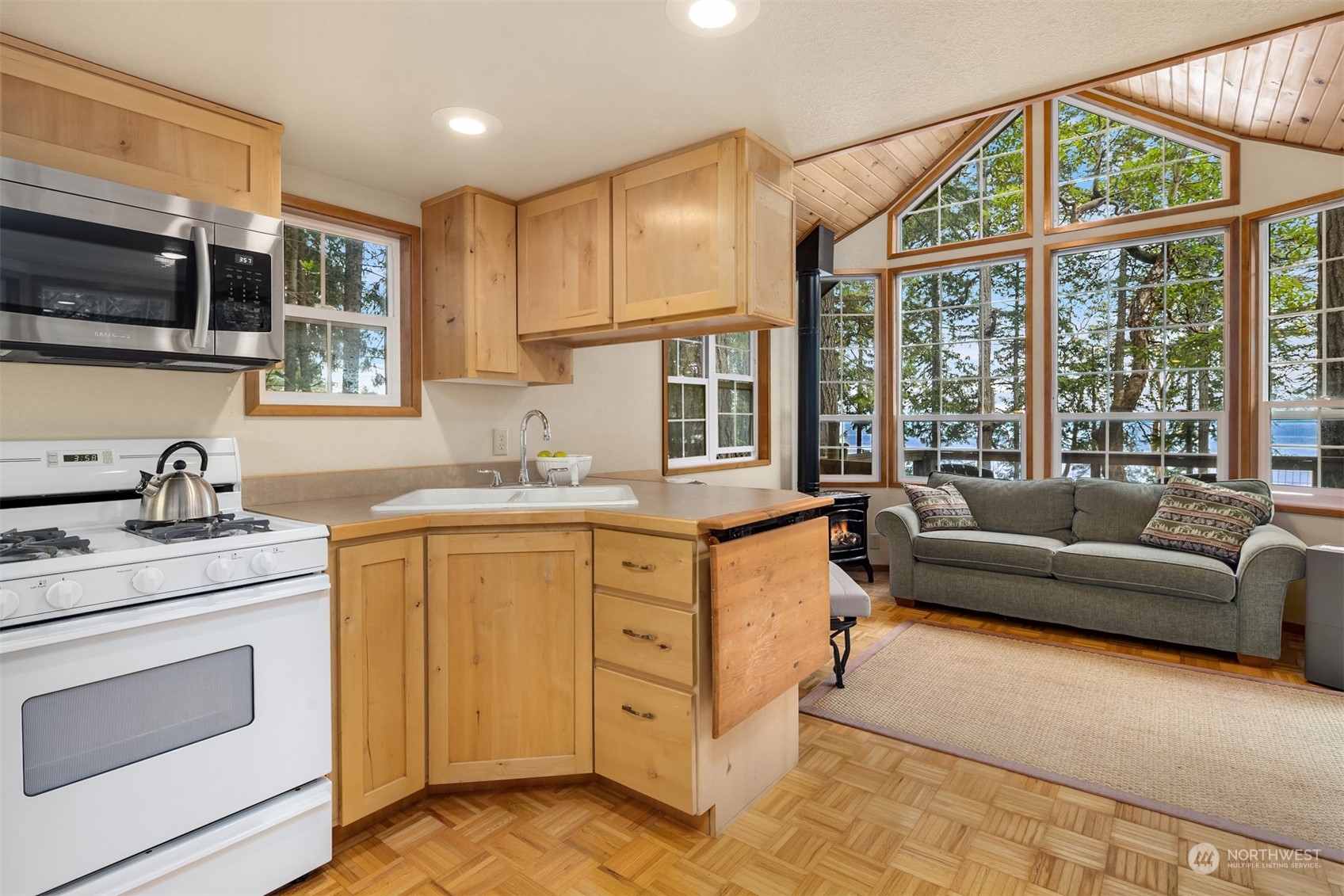 530 Wawa Point Road Brinnon, WA 98320 - Photo 8 of 28 Gallery Image 8