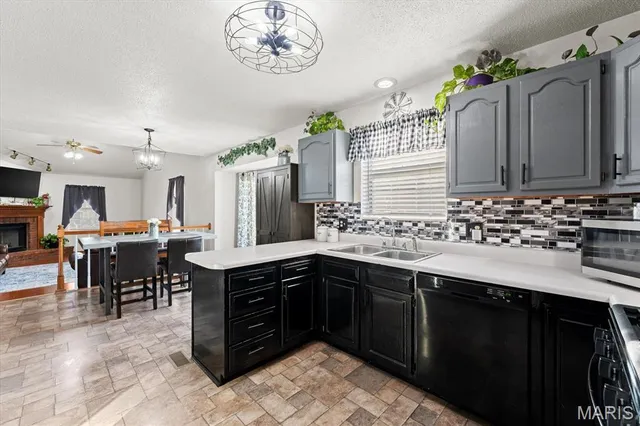 $387,000 | 1 Larkspur Drive, New Baden, IL 62265