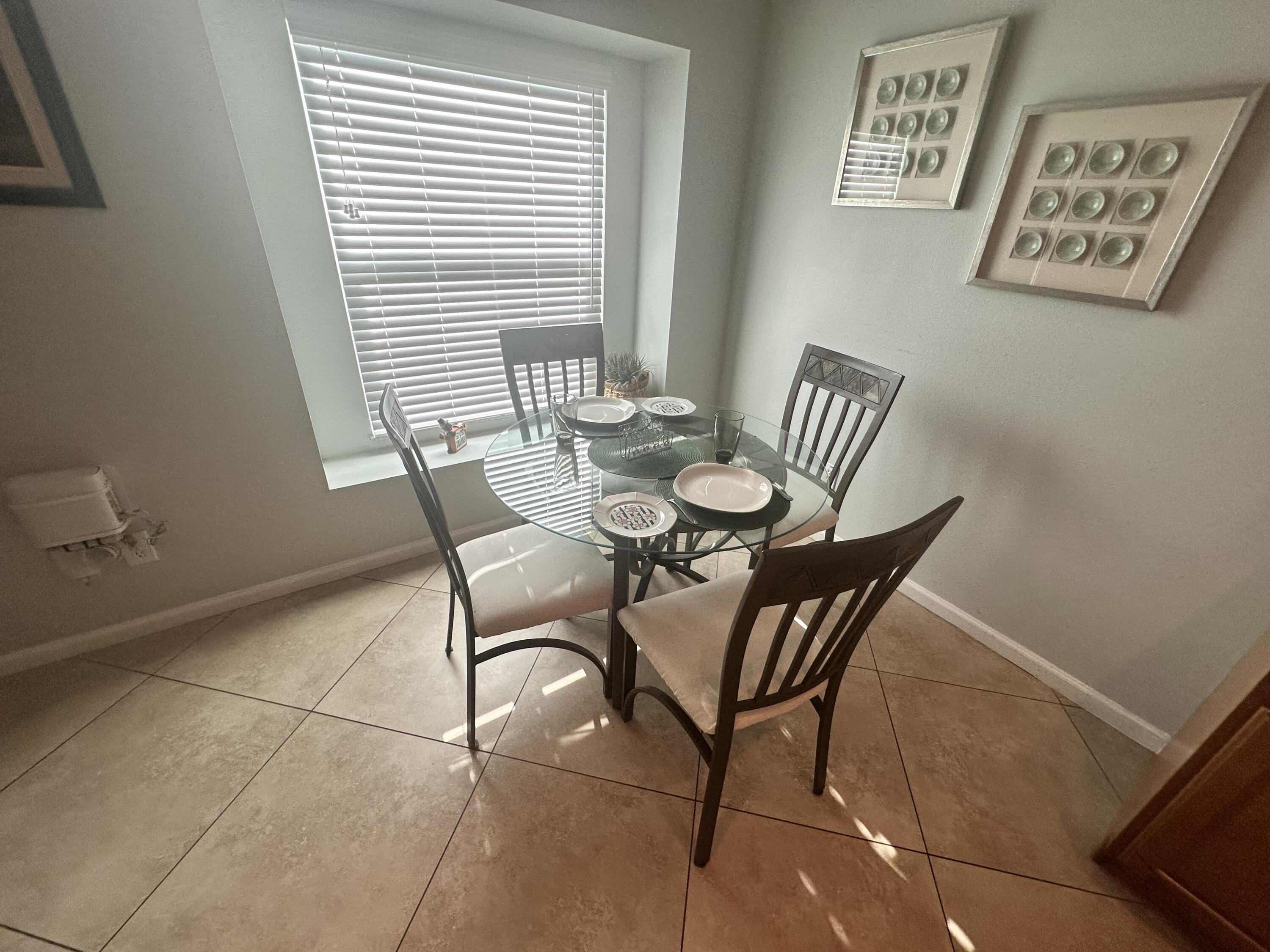 585 Southwest Undallo Road Port St. Lucie, FL 34953 - Photo 9 of 18 Breakfast nook