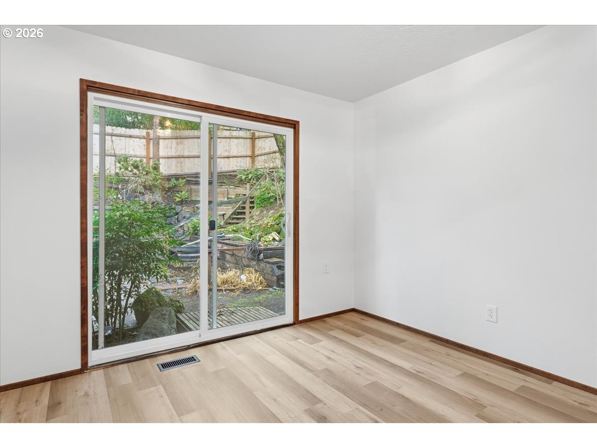 236 Southwest Collins Street Portland, OR 97219 - Photo 20 of 33 Gallery Image 20