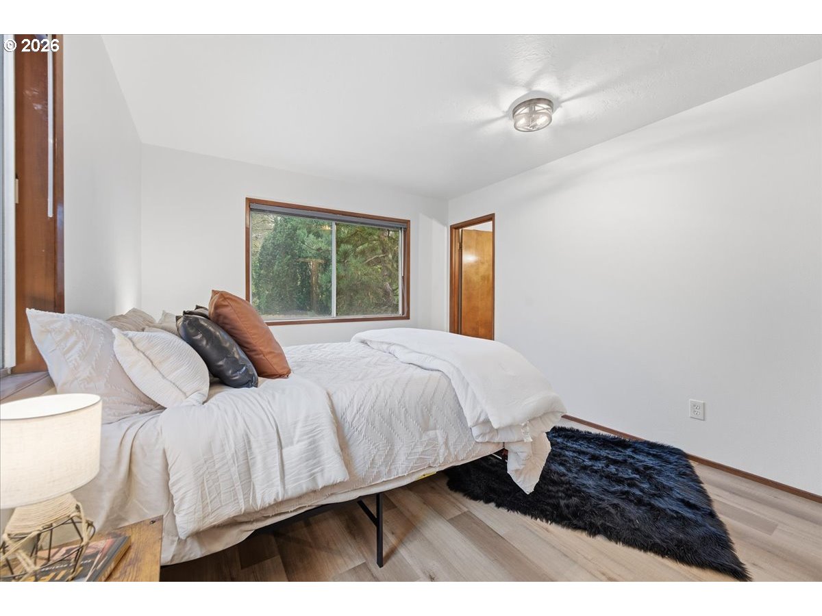 236 Southwest Collins Street Portland, OR 97219 - Photo 23 of 33 Gallery Image 23
