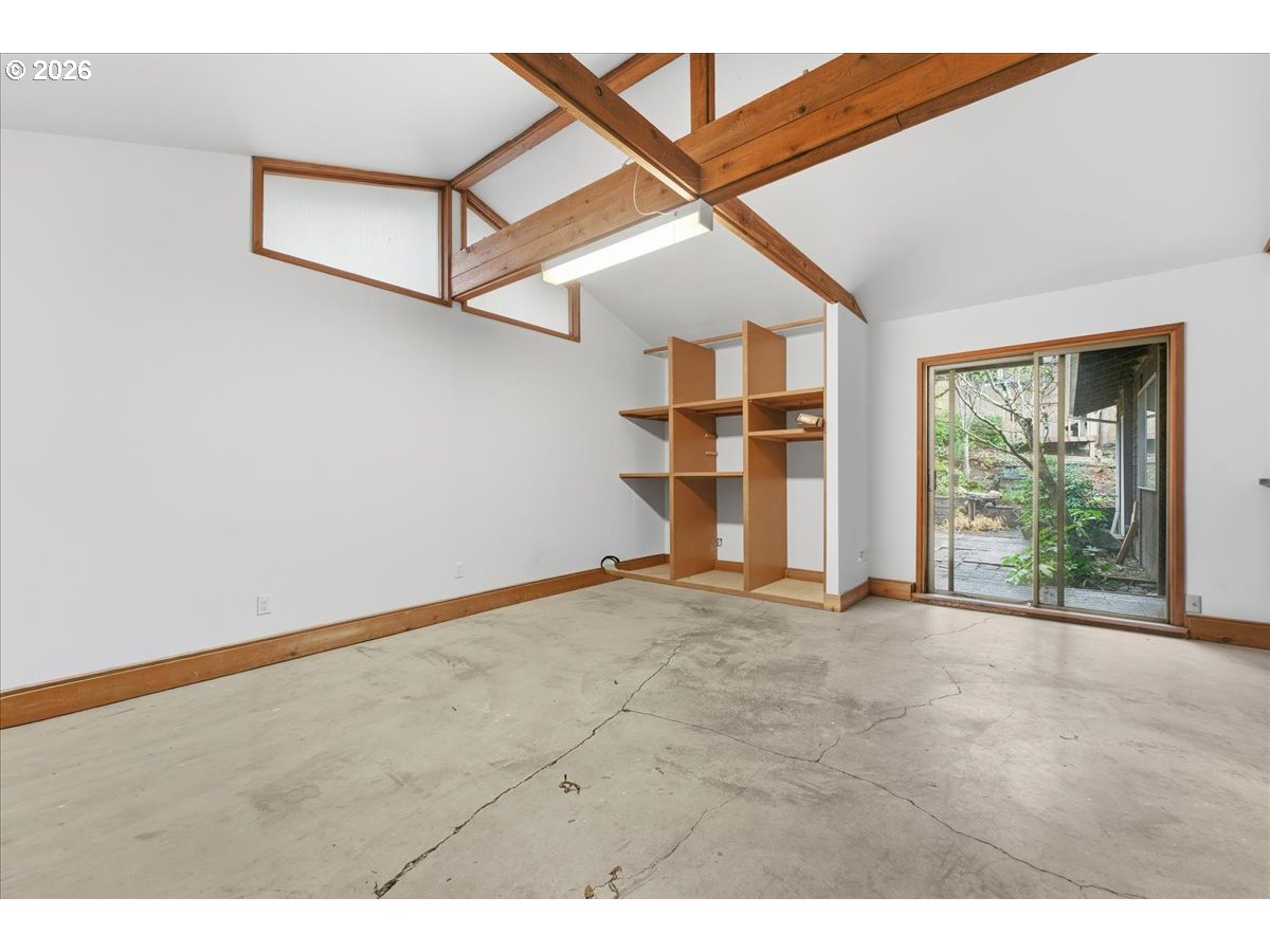 236 Southwest Collins Street Portland, OR 97219 - Photo 29 of 33 Gallery Image 29