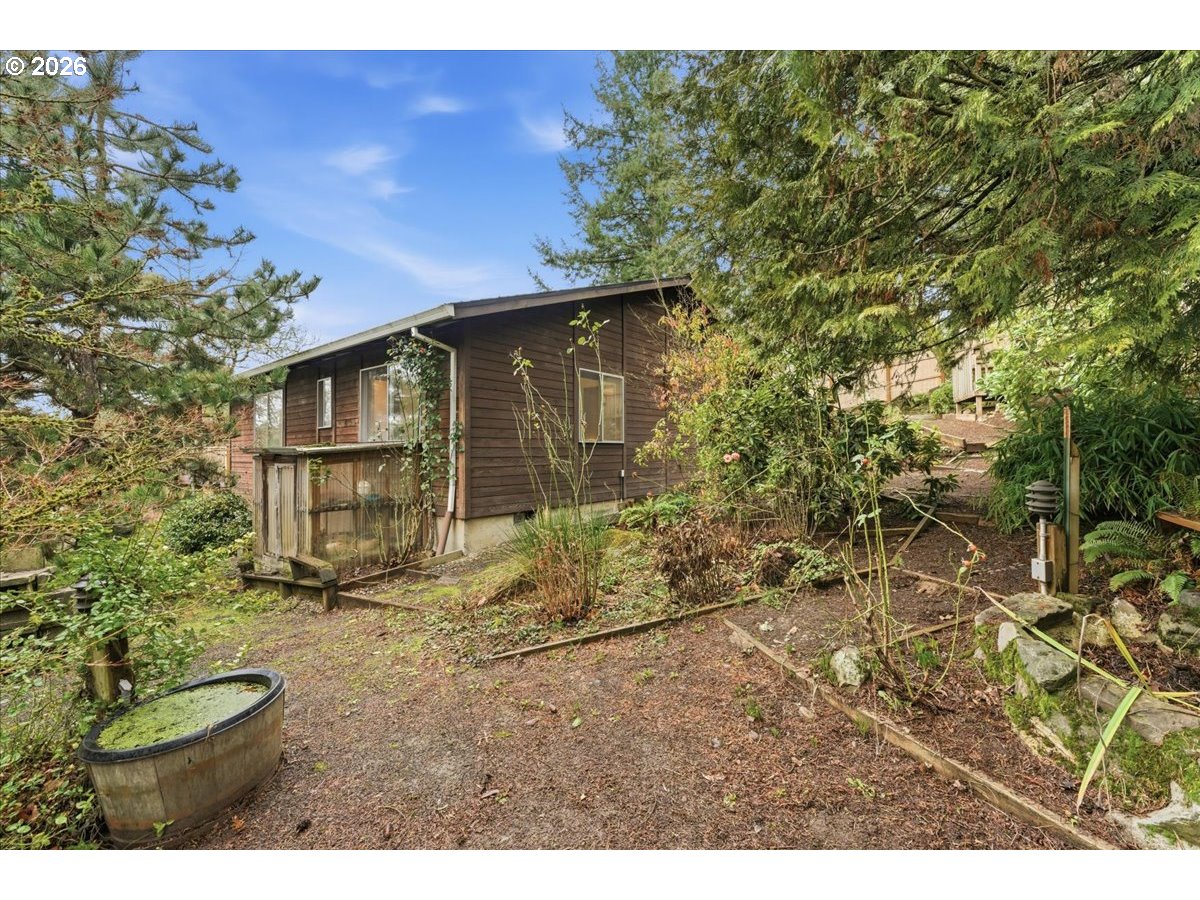 236 Southwest Collins Street Portland, OR 97219 - Photo 33 of 33 Gallery Image 33