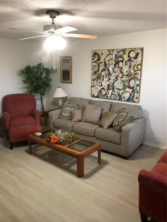 $1,675 | 850 Southwest 133rd Terrace, Unit B406, Pembroke Pines, FL 33027