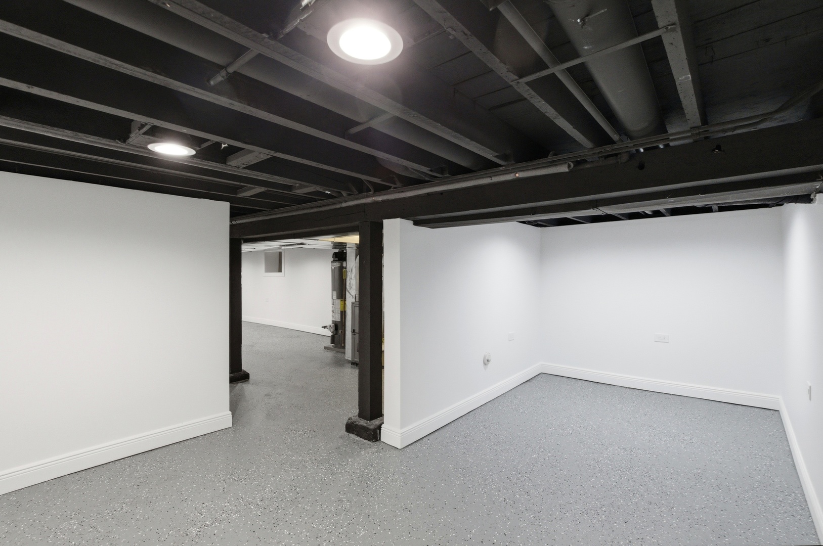 8327 South Morgan Street Chicago, IL 60620 - Photo 29 of 42 a view of small space