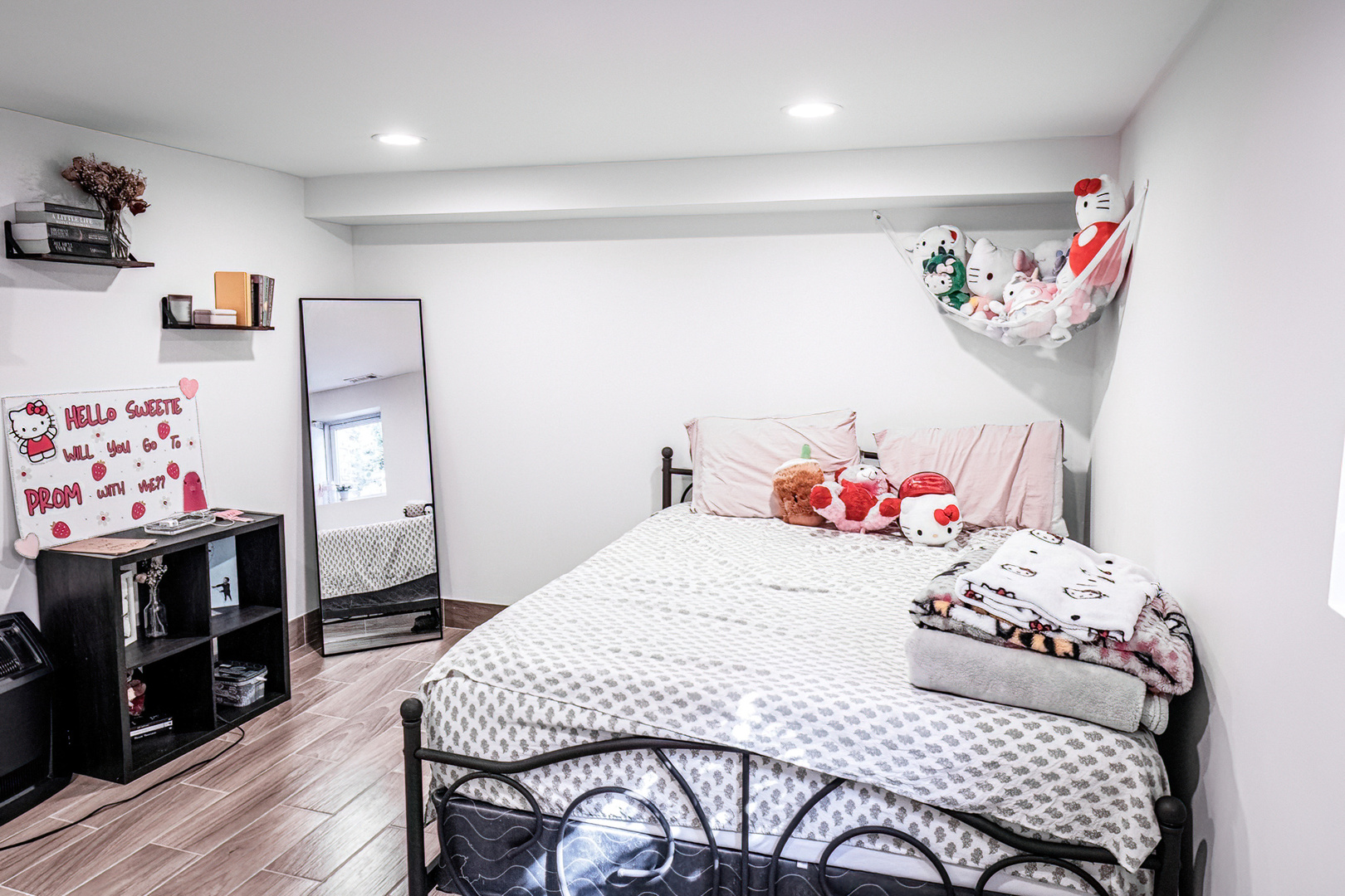 1911 Ridgeland Avenue Berwyn, IL 60402 - Photo 17 of 21 a bedroom with a bed and wooden floor
