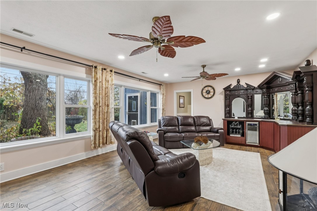 6996 Oakwood Road Parma Heights, OH 44130 - Photo 13 of 32 Family room