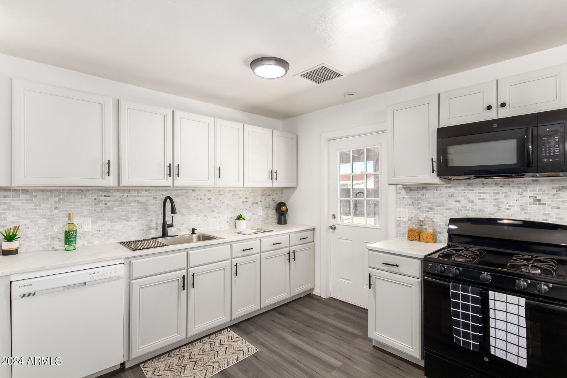 3131 West Bloomfield Road Phoenix, AZ 85029 - Photo 9 of 24 0010-10 - Bloomfield