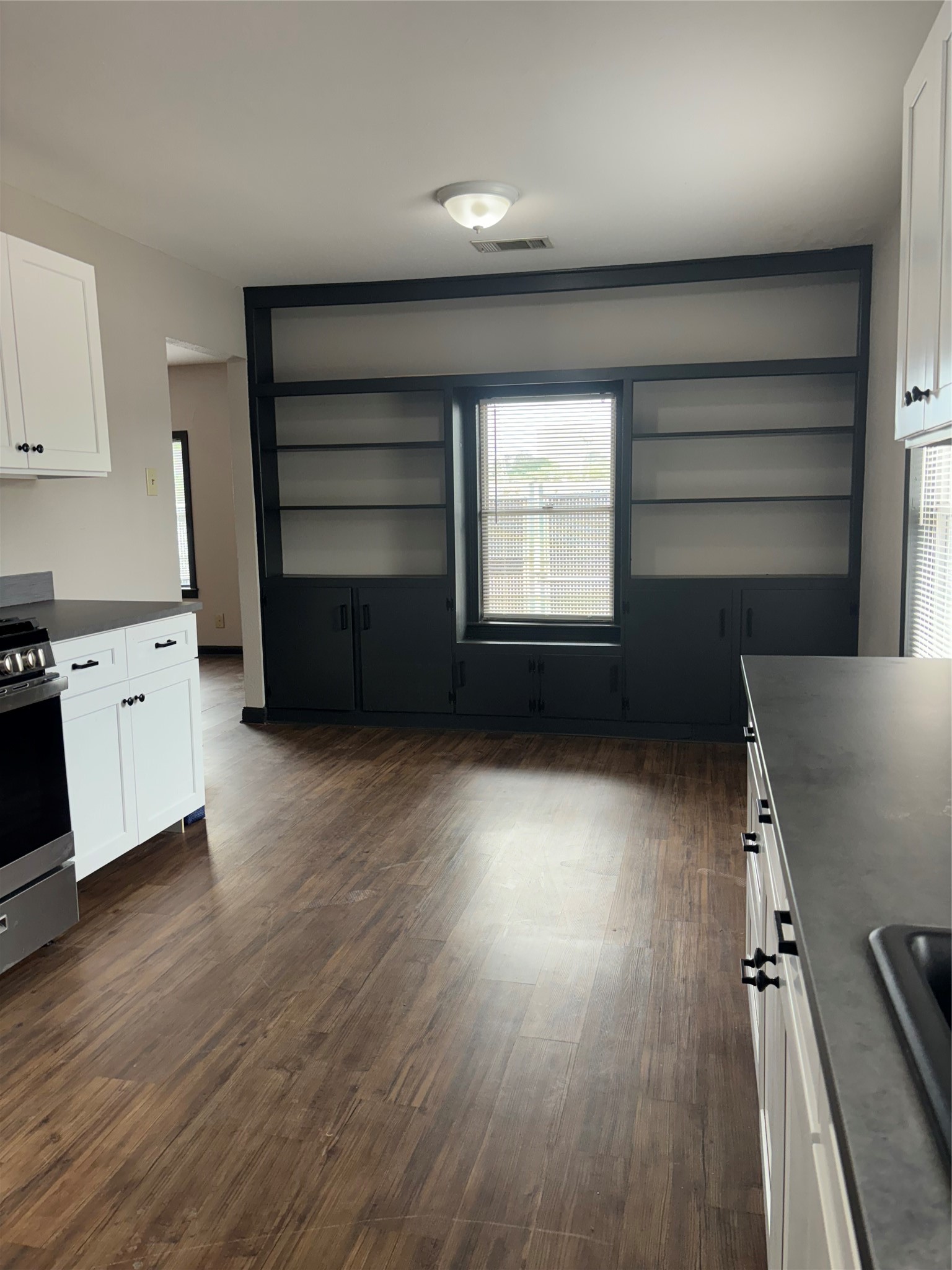 1408 West 34th Street Houston, TX 77018 - Photo 6 of 17