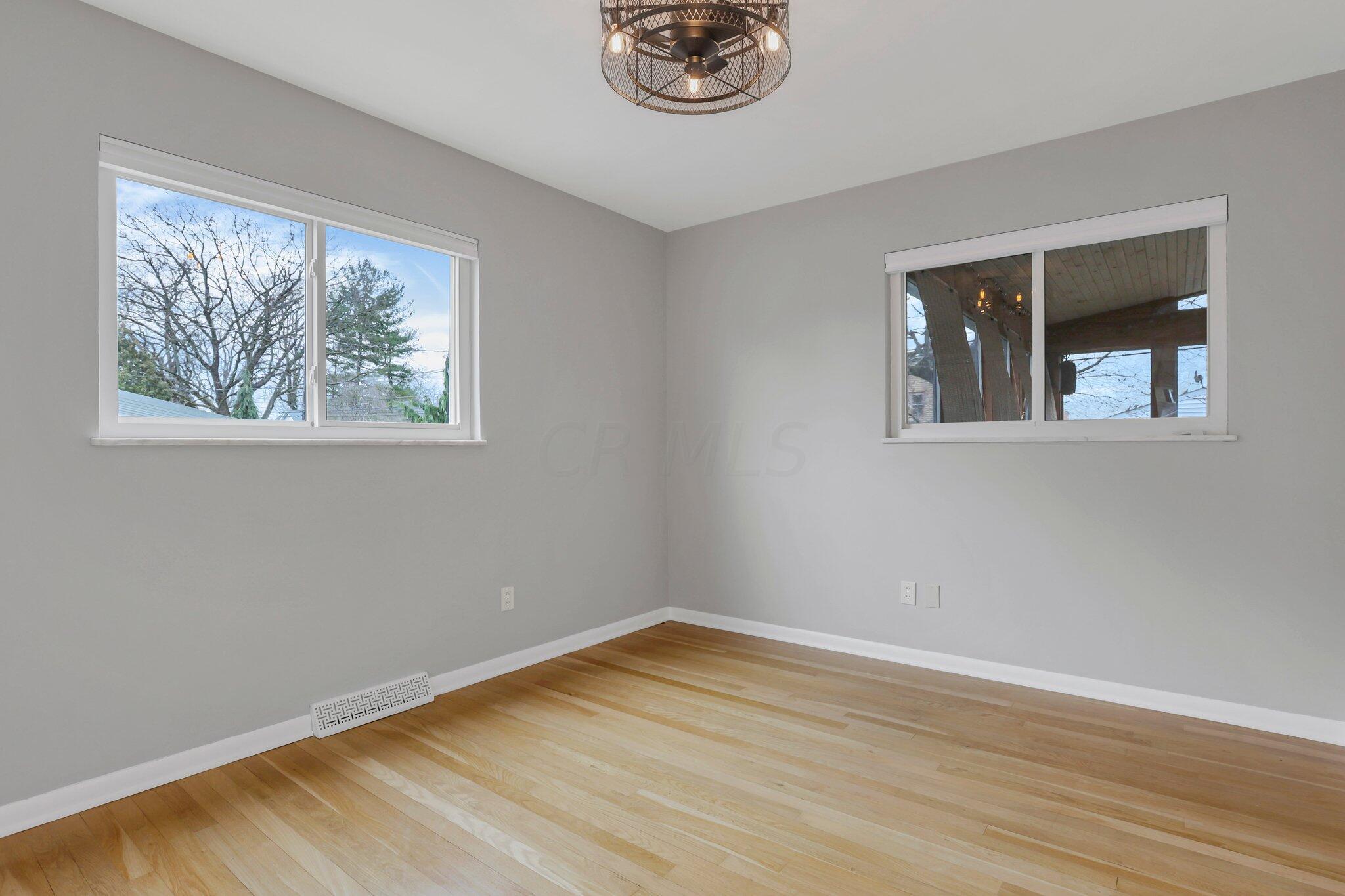 530 East Torrence Road Columbus, OH 43214 - Photo 18 of 40 16-web-or-mls-5F3A8298