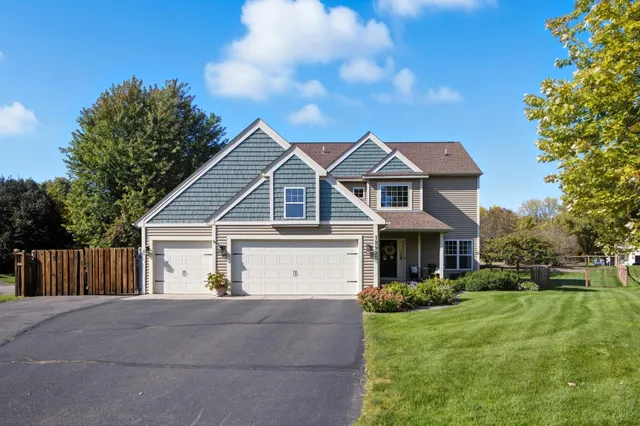 $549,900 | 12930 44th Pl Circle Northeast, St. Michael, MN 55376