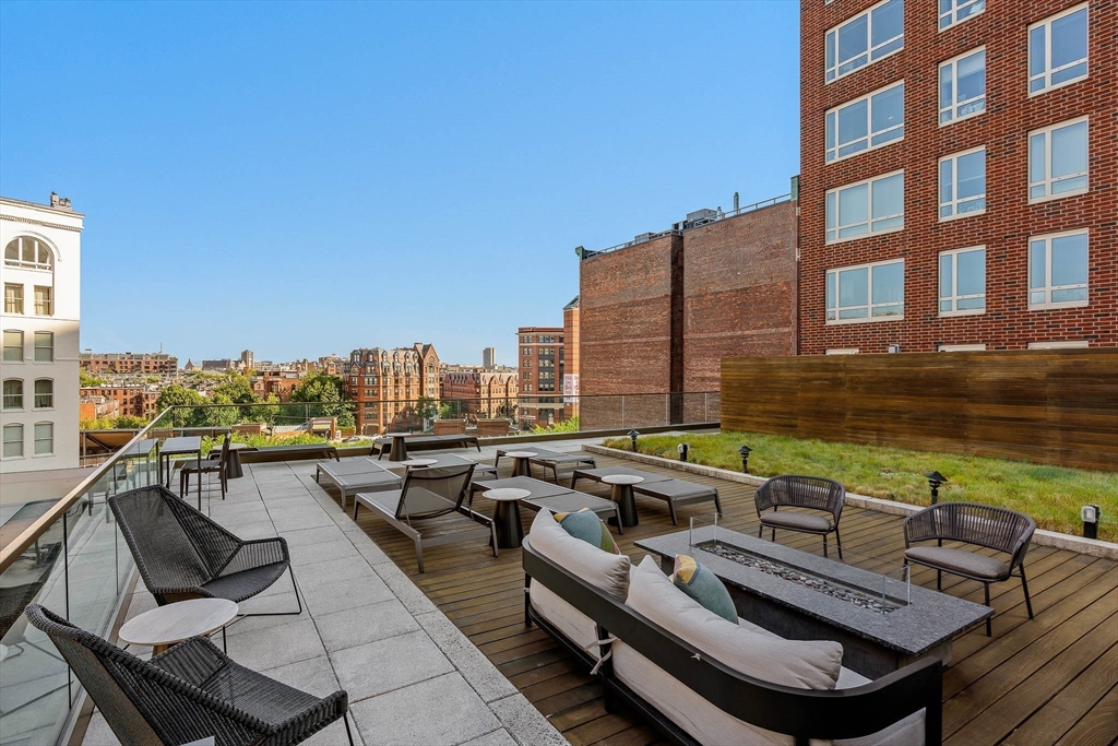 400 Stuart Street, Unit 20A Boston, MA 02116 - Photo 22 of 26