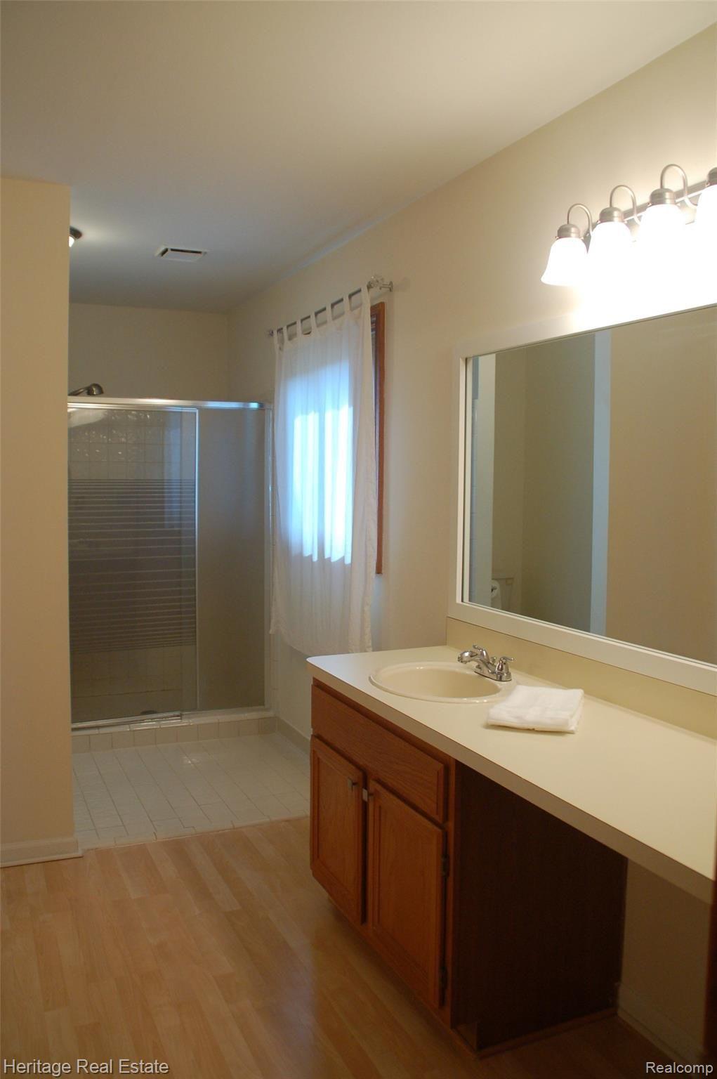 2188 Rochelle Park Drive Rochester, MI 48309 - Photo 18 of 31 DSC_0045.jpg