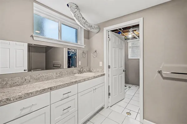 $290,000 | 2640 Crofthill Drive, Auburn Hills, MI 48326