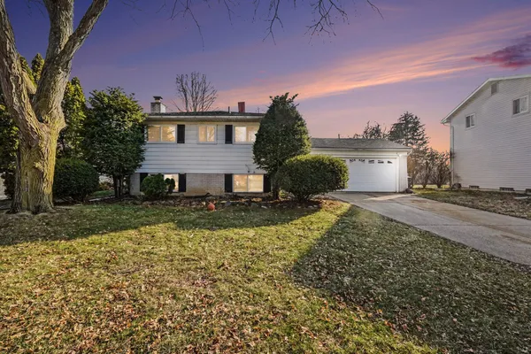 $290,000 | 2640 Crofthill Drive, Auburn Hills, MI 48326