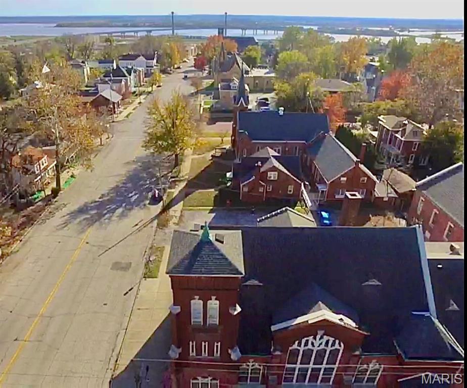 720 Henry Street Alton, IL 62002 - Photo 9 of 43