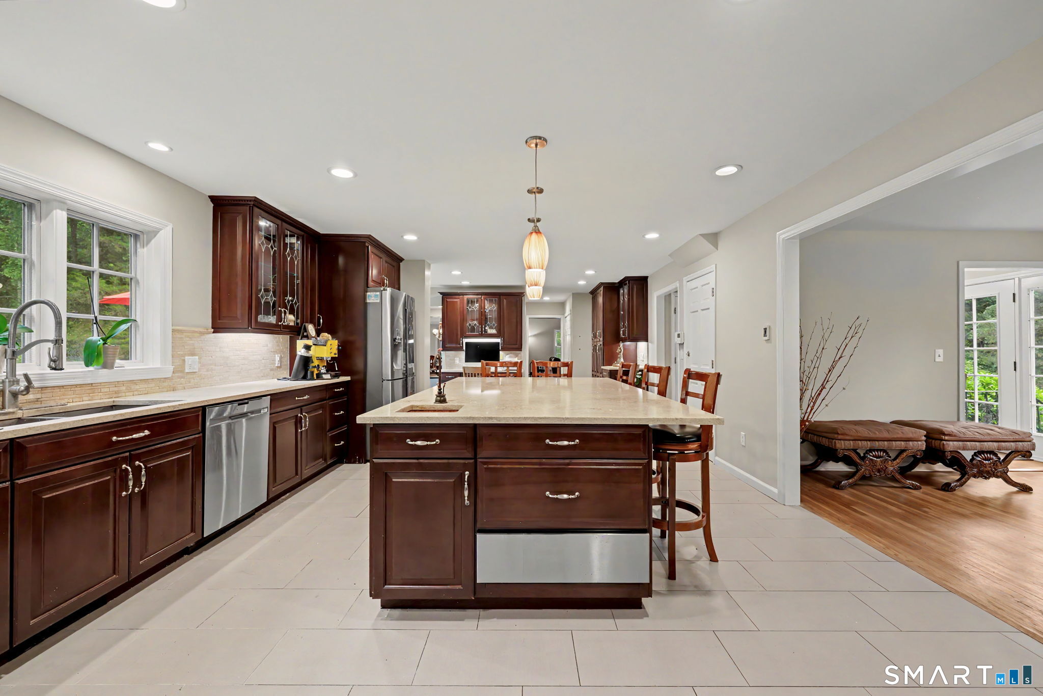 567 Danbury Road Wilton, CT 06897 - Photo 5 of 32