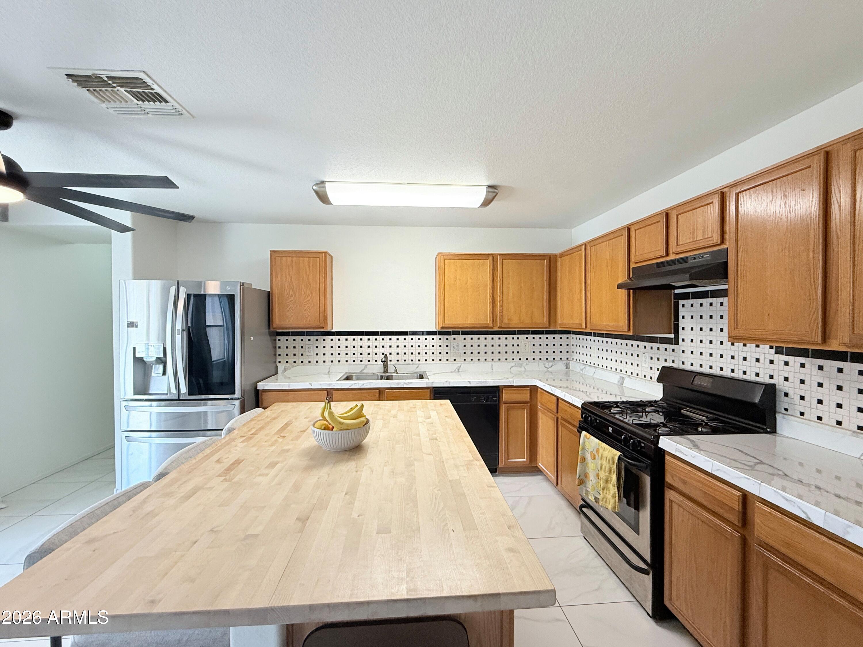 3033 East Santa Rosa Drive Gilbert, AZ 85234 - Photo 7 of 33 IMG_5319