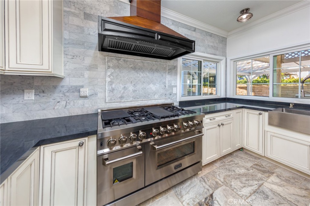 22324 Circle J Ranch Road Saugus, CA 91350 - Photo 14 of 39