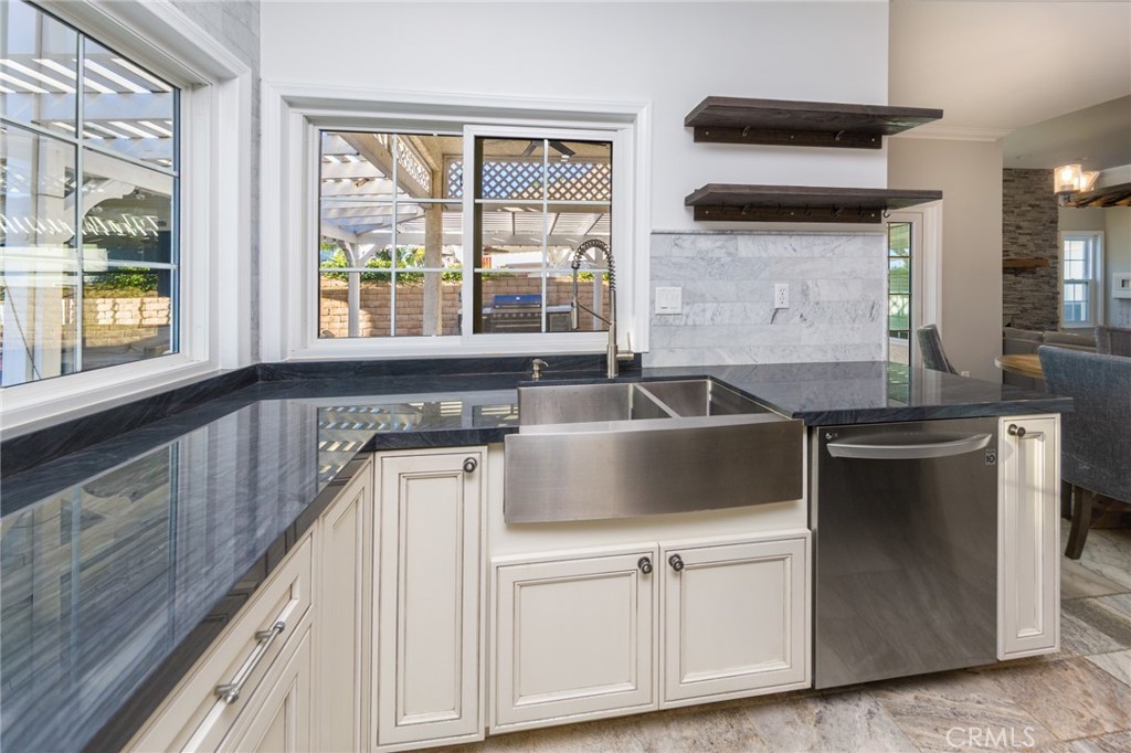 22324 Circle J Ranch Road Saugus, CA 91350 - Photo 15 of 39