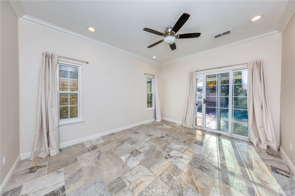 22324 Circle J Ranch Road Saugus, CA 91350 - Photo 18 of 39