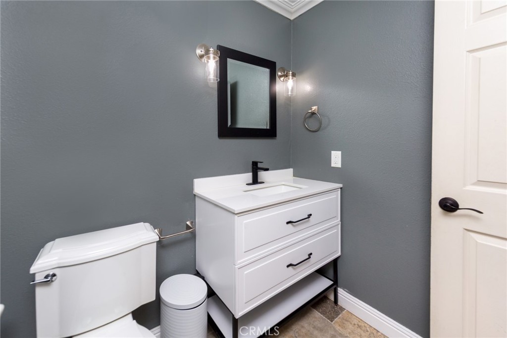 22324 Circle J Ranch Road Saugus, CA 91350 - Photo 20 of 39