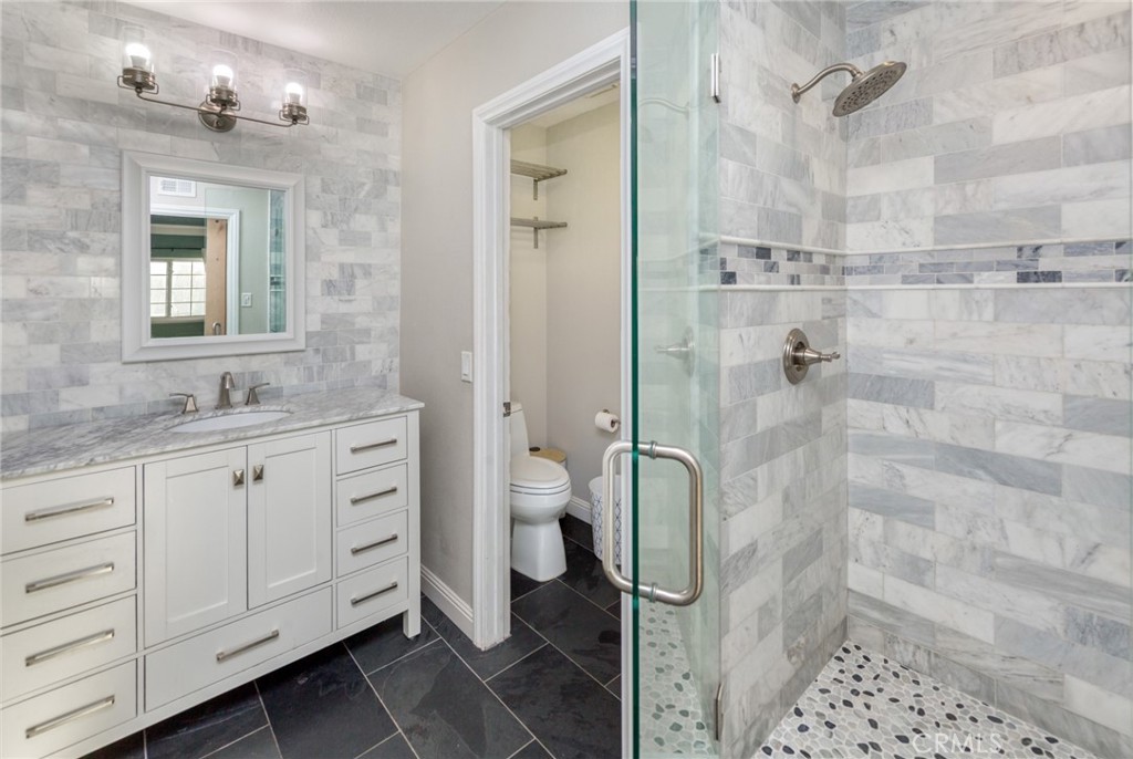 22324 Circle J Ranch Road Saugus, CA 91350 - Photo 23 of 39