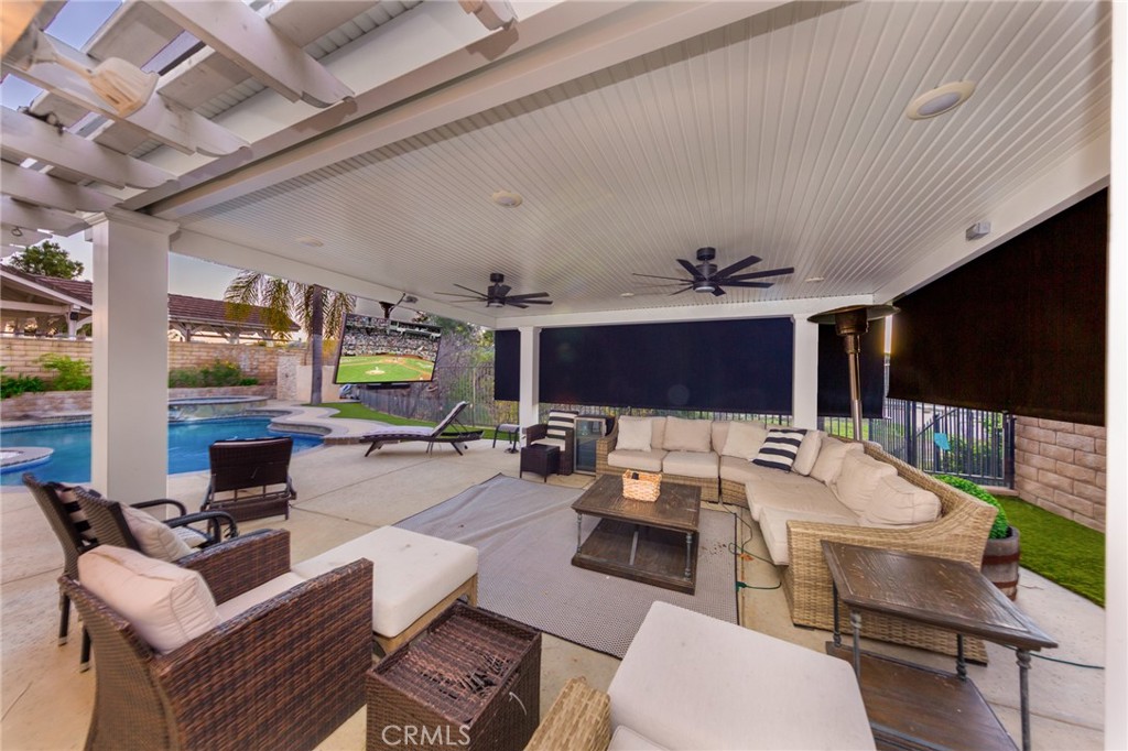 22324 Circle J Ranch Road Saugus, CA 91350 - Photo 34 of 39