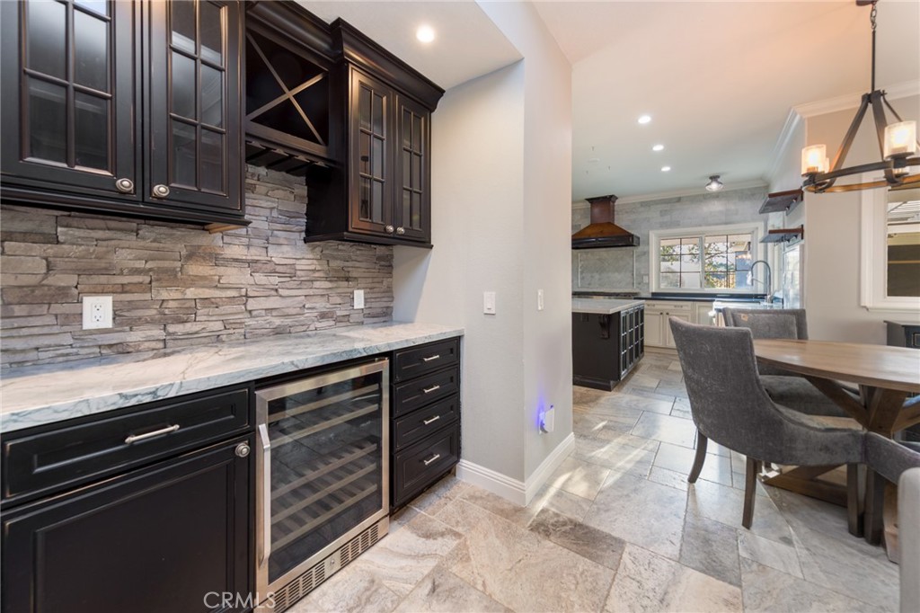 22324 Circle J Ranch Road Saugus, CA 91350 - Photo 10 of 39