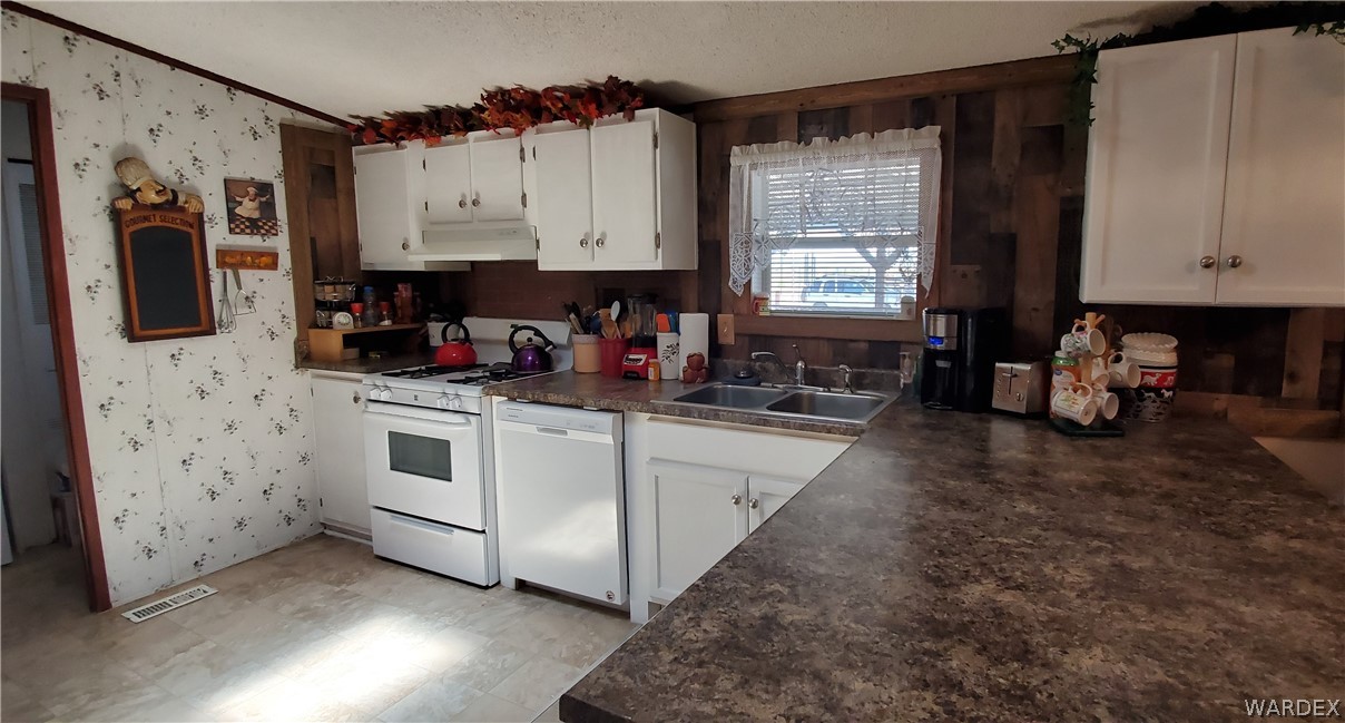 3704 Bibo Road Golden Valley, AZ 86413 - Photo 12 of 50