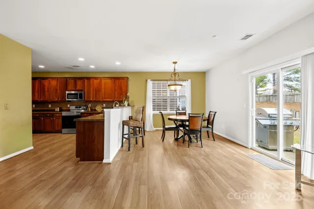 $437,000 | 4124 Houldsworth Drive, Charlotte, NC 28213