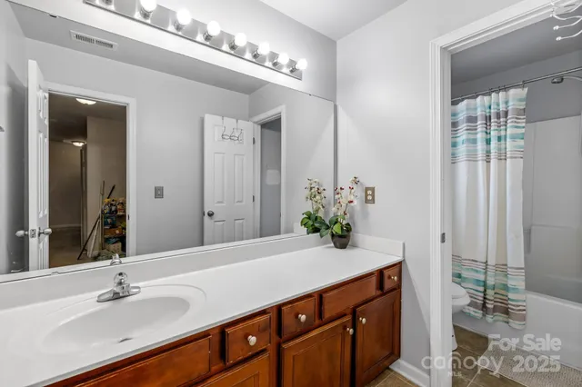 $437,000 | 4124 Houldsworth Drive, Charlotte, NC 28213