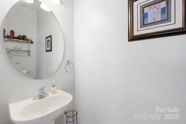 $437,000 | 4124 Houldsworth Drive, Charlotte, NC 28213