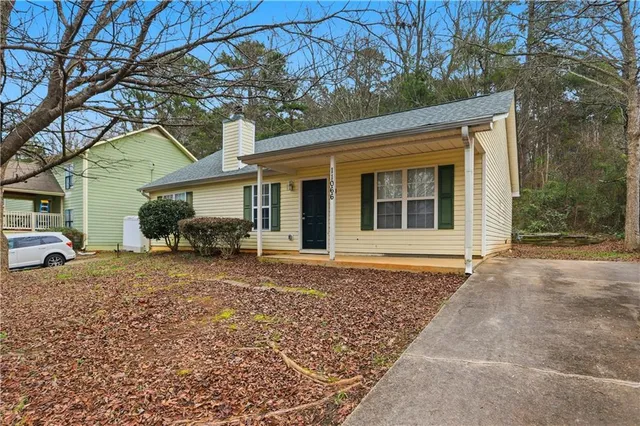 $195,000 | 11066 Shannon Circle, Hampton, GA 30228