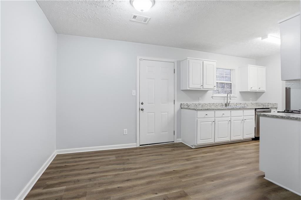 11066 Shannon Circle Hampton, GA 30228 - Photo 8 of 27