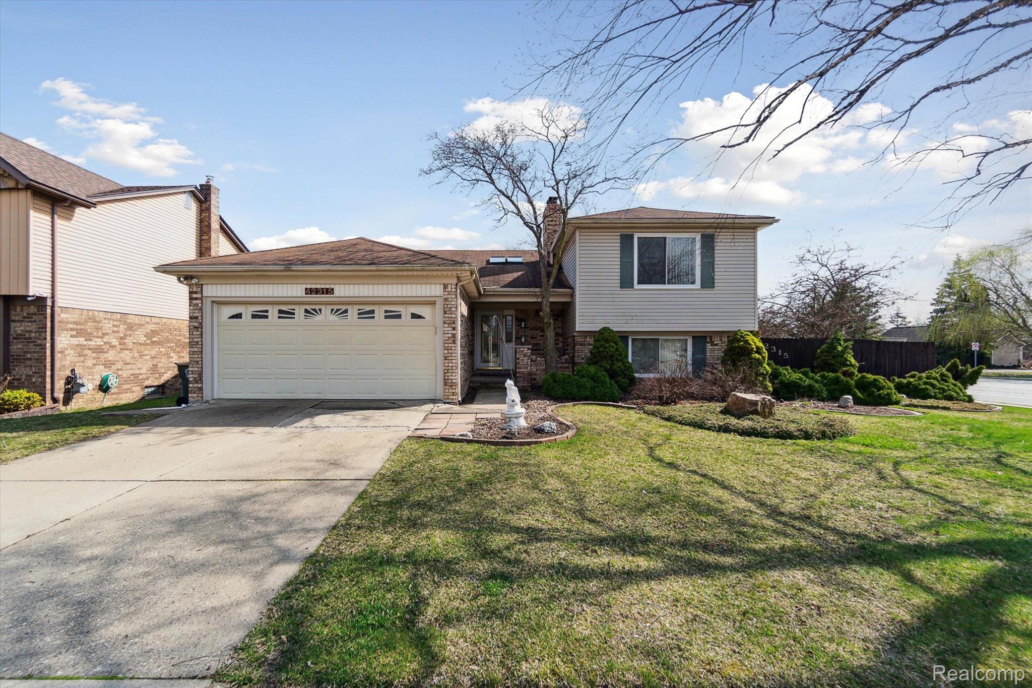 42315 Hanford Road Canton, MI 48187 - Photo 2 of 45 Gallery Image 2