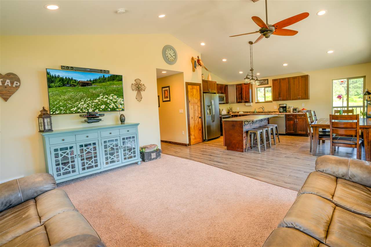 23605 North Dunn Road Chattaroy, WA 99003 - Photo 6 of 20 Gallery Image 6