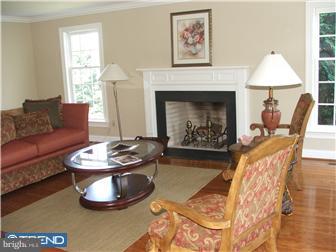 550 West Deer Pointe Road West Chester, PA 19382 - Photo 8 of 12 Living Room