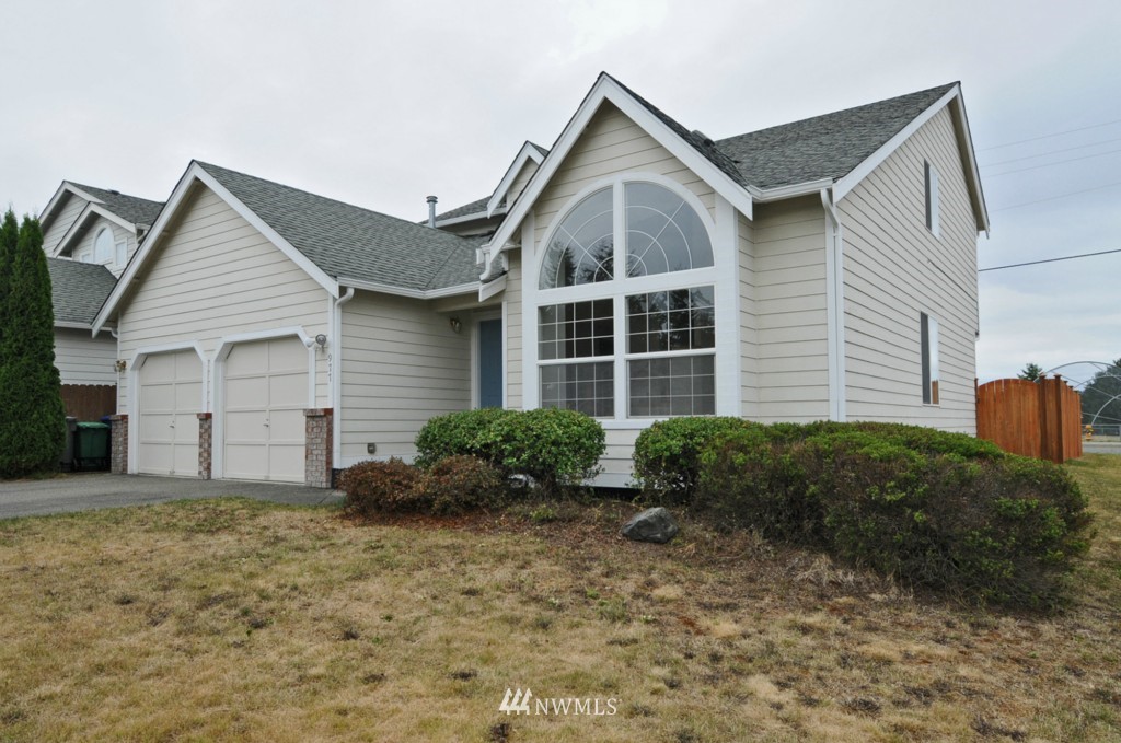 977 Graham Avenue Northeast Renton, WA 98059 - Photo 1 of 1