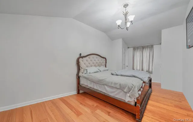 $650,000 | 160 Stahley Street, Brentwood, NY 11717